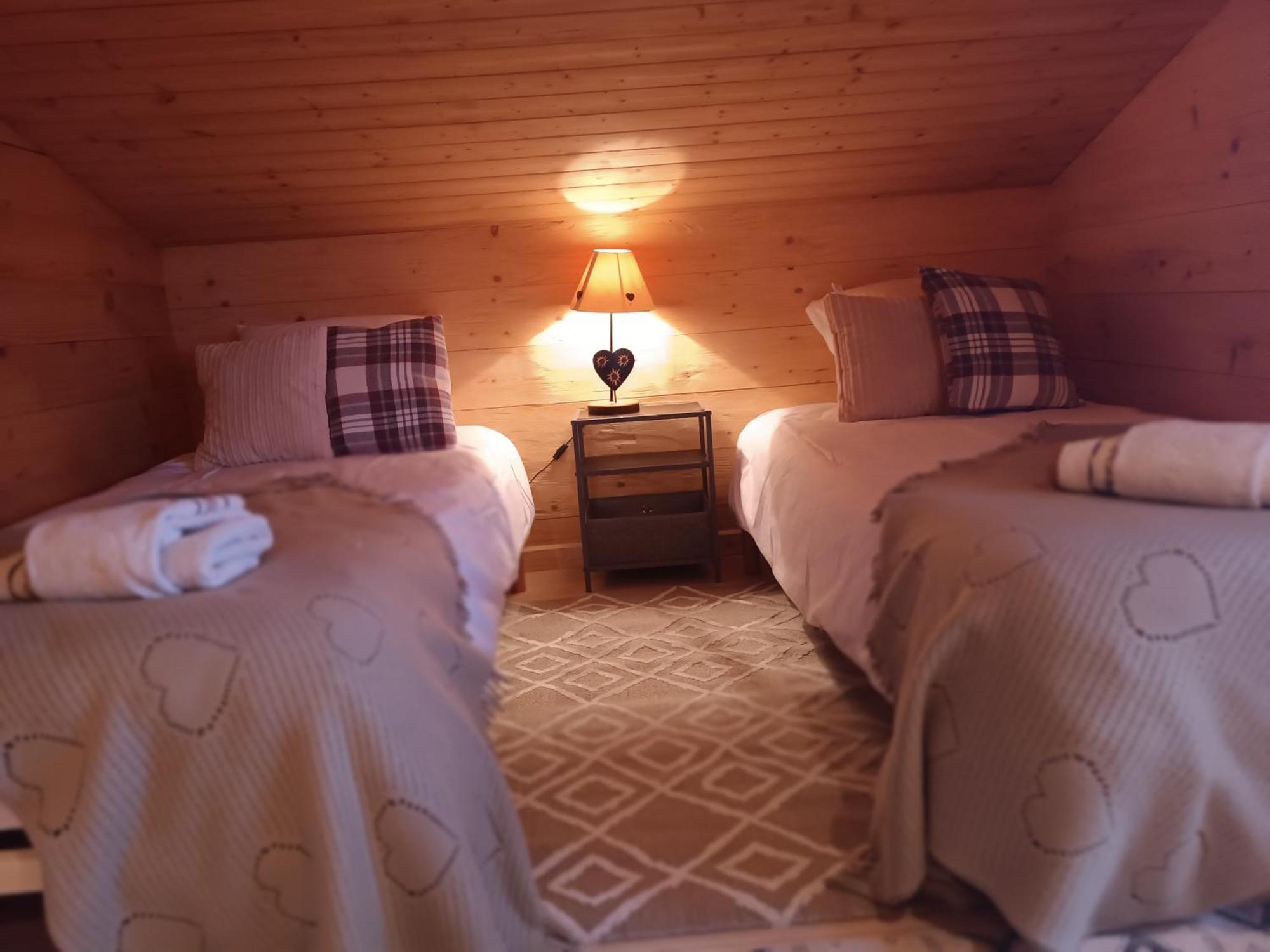 Charming Family Chalet For 8 People, With Private Hot Tub Les Clefs 외부 사진