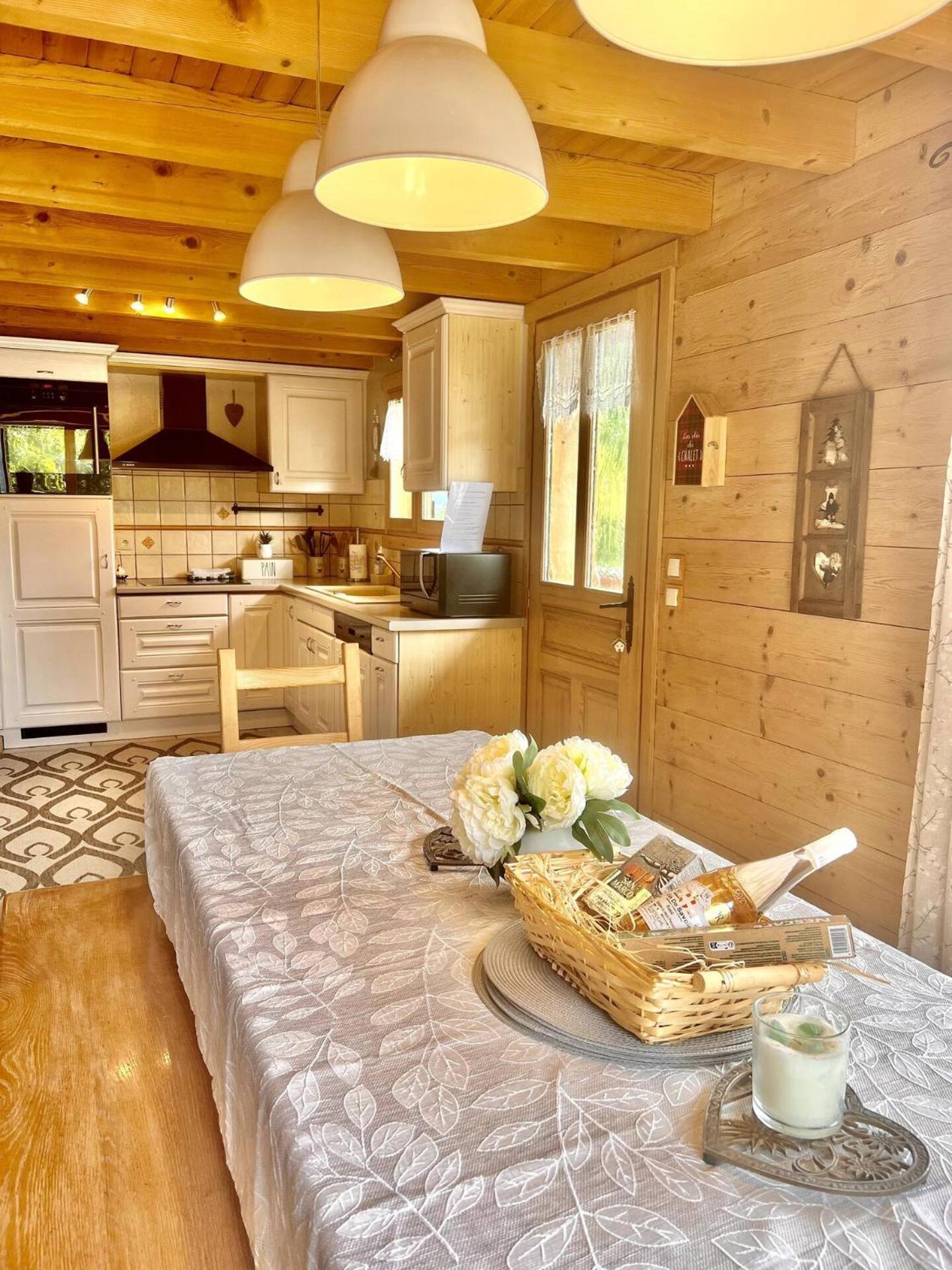 Charming Family Chalet For 8 People, With Private Hot Tub Les Clefs 외부 사진